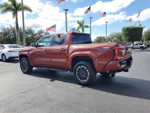 Used 2025 Toyota Tacoma TRD Sport image 6
