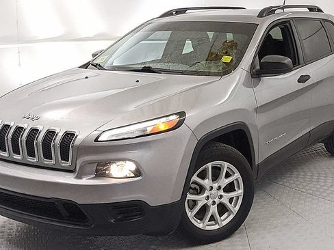 Used 2016 Jeep Cherokee Sport w/ Trailer Tow Group FWD image 5