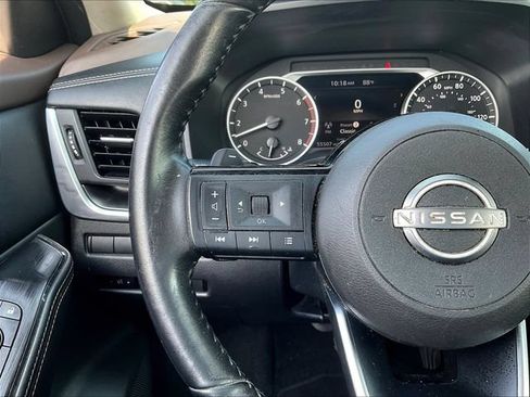 Used 2023 Nissan Rogue SV w/ SV Premium B Package FWD image 13