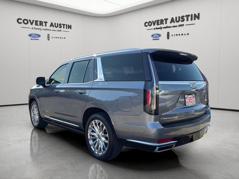 Used 2022 Cadillac Escalade Premium Luxury w/ Performance Package AWD/4WD image 3