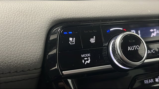 Used 2024 Honda Pilot Elite image 41