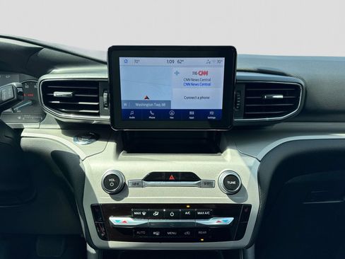 Certified 2023 Ford Explorer XLT w/ Equipment Group 202A AWD/4WD image 33
