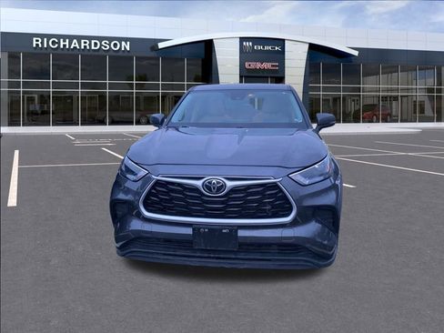 Used 2022 Toyota Highlander L image 6