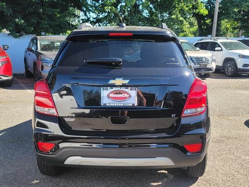 Used 2020 Chevrolet Trax LT w/ LT Convenience Package FWD image 7