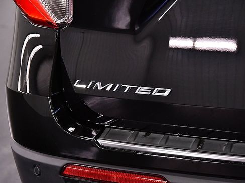 Used 2023 Ford Explorer Limited w/ Limited Technology Package image 11