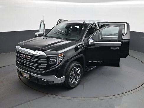 Used 2024 GMC Sierra 1500 SLT w/ SLT Premium Plus Package AWD/4WD image 30