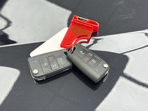 Used 2023 Volkswagen Jetta S image 40