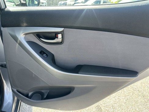 Used 2016 Hyundai Elantra SE w/ Option Group 02 FWD image 34