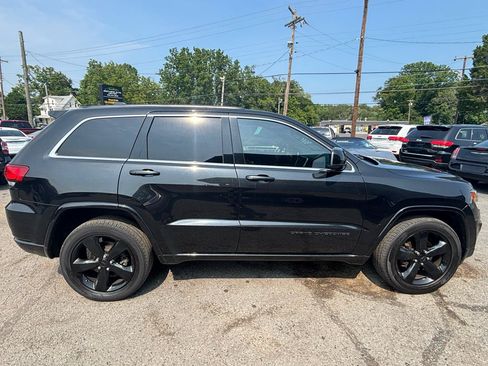 Used 2015 Jeep Grand Cherokee Altitude AWD/4WD image 4