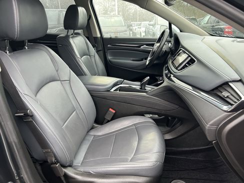 Used 2018 Buick Enclave Essence image 26
