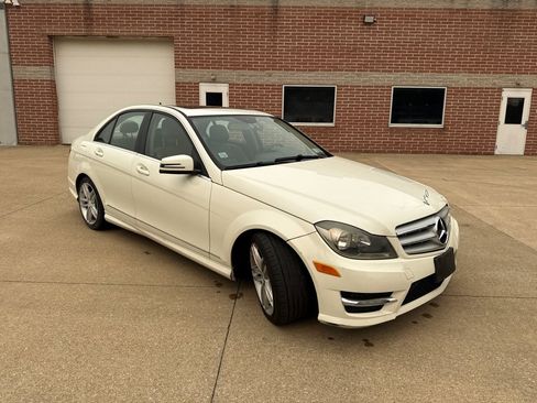 Used 2012 Mercedes-Benz C 300 4MATIC Sedan image 3