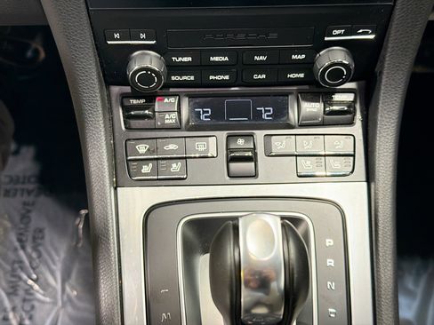 Certified 2025 Porsche 718 Boxster RWD image 29