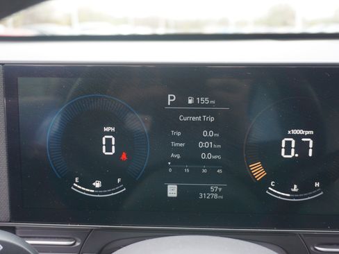 Used 2024 Hyundai Kona SEL image 9