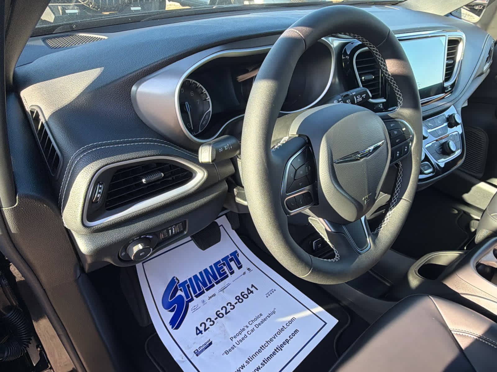 New 2026 Chrysler Pacifica Select FWD image 19