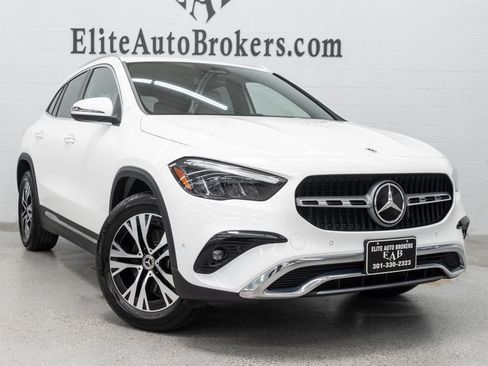 Used 2025 Mercedes-Benz GLA 250 4MATIC w/ Winter Package image 7