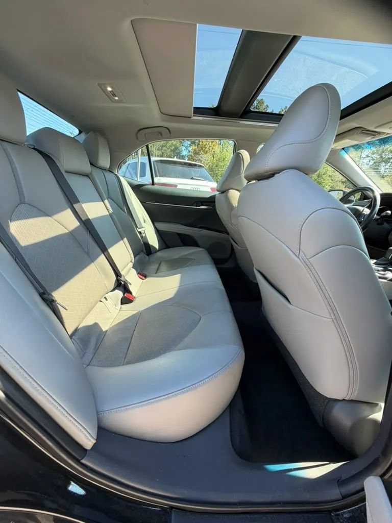 Used 2020 Toyota Camry XSE FWD image 16