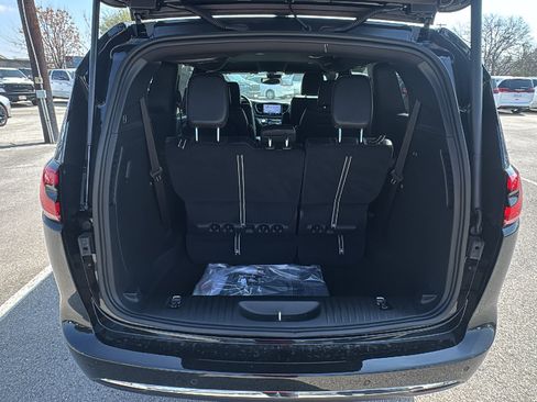 New 2026 Chrysler Pacifica Select image 23
