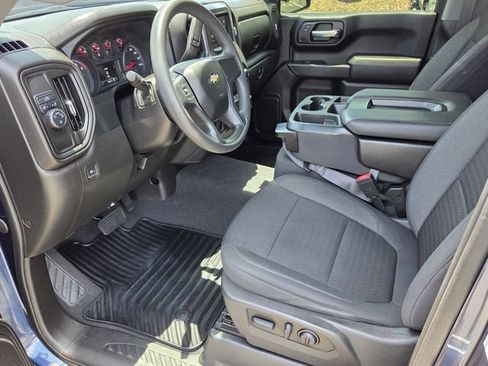 Used 2022 Chevrolet Silverado 1500 Custom w/ LPO, Dark Essentials Package RWD image 10