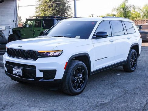 Used 2025 Jeep Grand Cherokee L Altitude RWD image 4