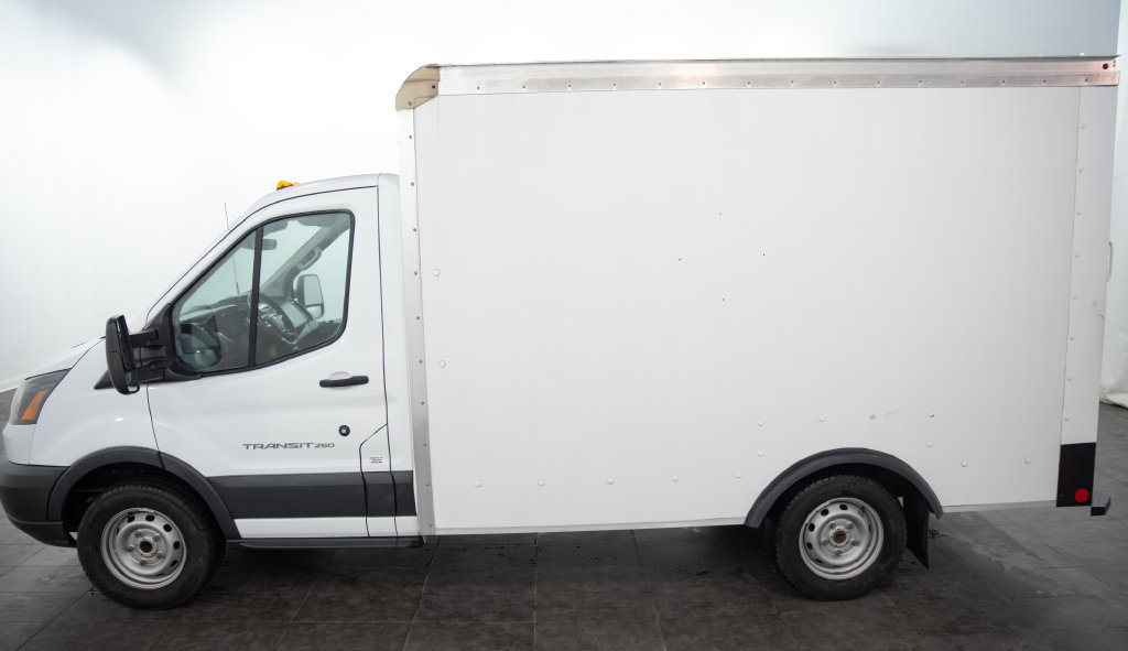 Used 2017 Ford Transit 250 138 RWD image 5