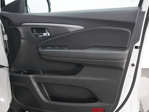 Used 2023 Honda Ridgeline RTL image 11