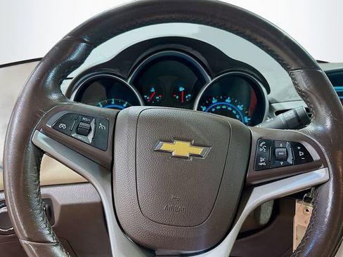 Used 2011 Chevrolet Cruze LT FWD image 12