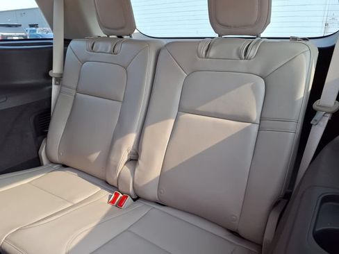 Certified 2023 Lincoln Aviator 2WD image 6