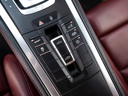 Used 2019 Porsche 718 Boxster RWD image 28
