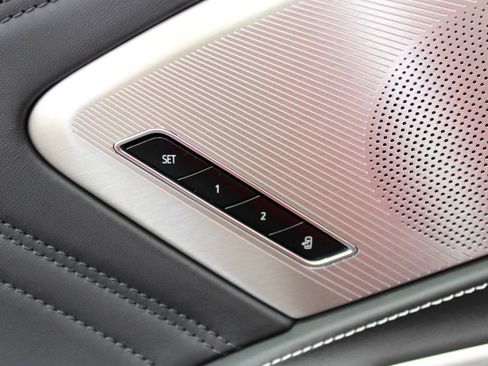 Used 2024 Chevrolet Corvette Z06 RWD image 12