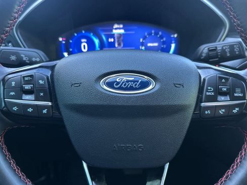Certified 2022 Ford Escape SEL w/ SEL Stealth AWD Package image 24