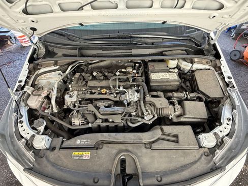 Used 2025 Toyota Corolla LE FWD image 30