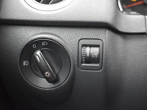 Used 2009 Volkswagen Tiguan SEL image 22