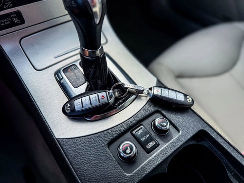 Used 2009 INFINITI G37 x Coupe w/ Premium Pkg image 12