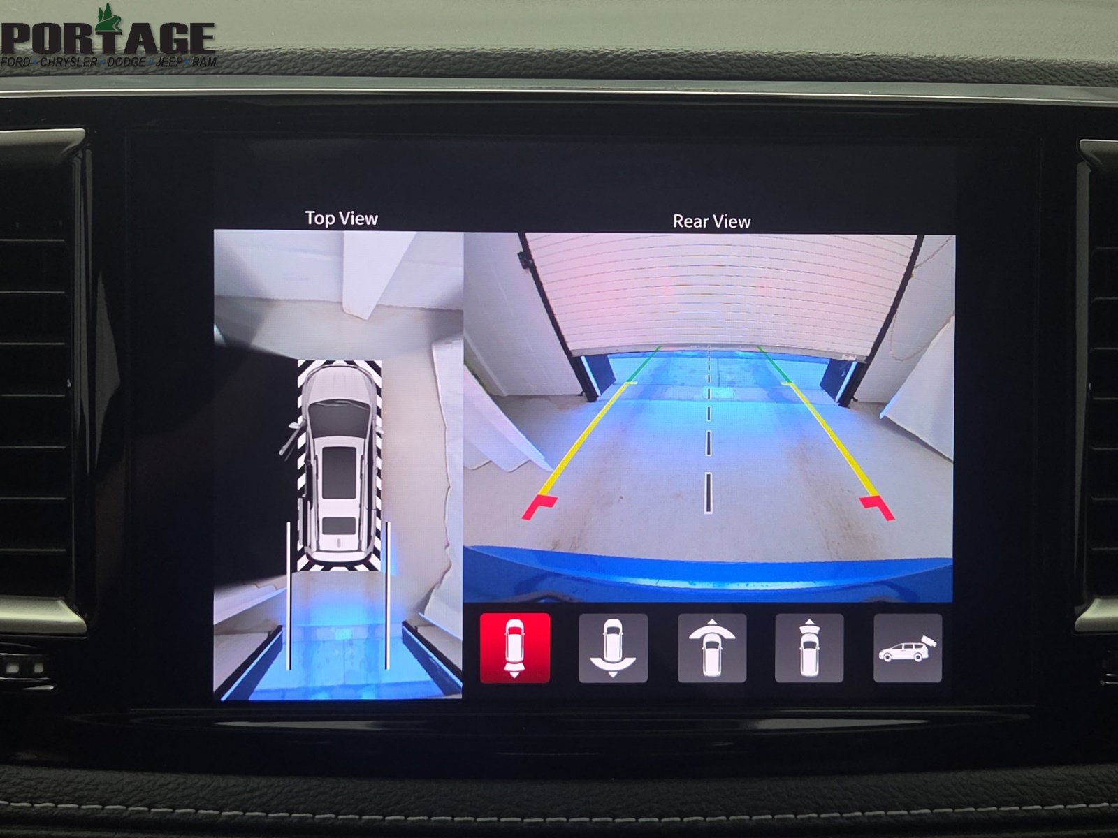 New 2027 Chrysler Pacifica Limited AWD/4WD image 25