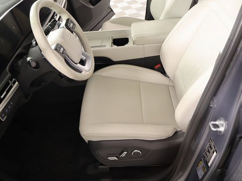 Used 2025 Hyundai Santa Fe SEL image 10