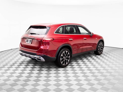 Used 2025 Mercedes-Benz GLC 350e 4MATIC image 7