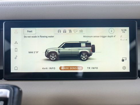 Used 2020 Land Rover Defender 110 SE AWD/4WD image 28