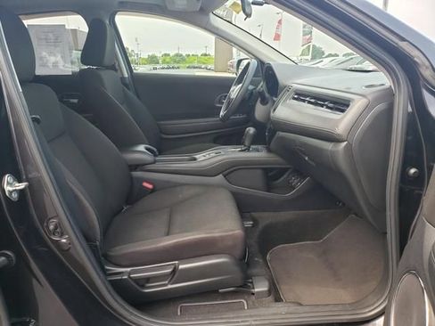 Used 2018 Honda HR-V EX image 17