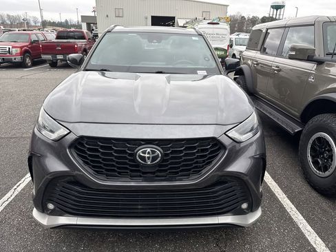 Used 2022 Toyota Highlander XSE image 6