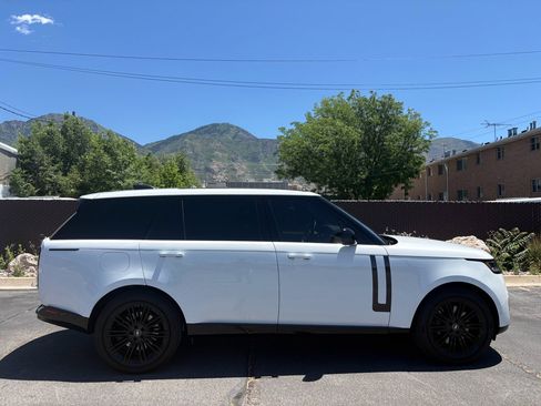 Used 2025 Land Rover Range Rover Long Wheelbase SE AWD/4WD image 2