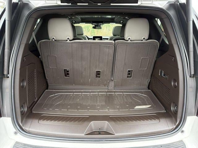 Used 2023 GMC Yukon SLT w/ SLT Luxury Package RWD image 19