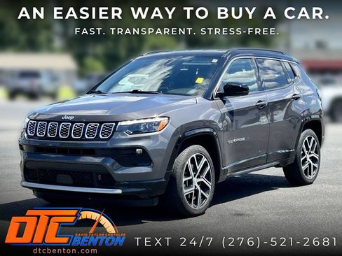 Used 2024 Jeep Compass Limited w/ Elite Group AWD/4WD image 3