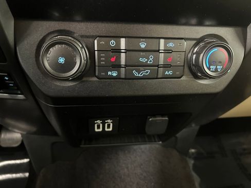 Used 2019 Ford F150 XLT w/ Equipment Group 302A Luxury image 17