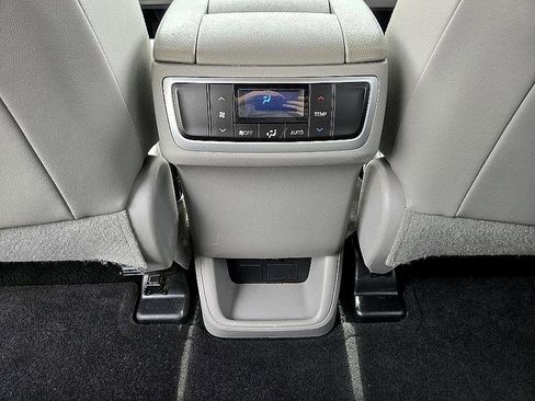 Used 2019 Toyota Highlander Plus image 14