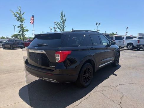 Used 2024 Ford Explorer XLT w/ Equipment Group 202A AWD/4WD image 8
