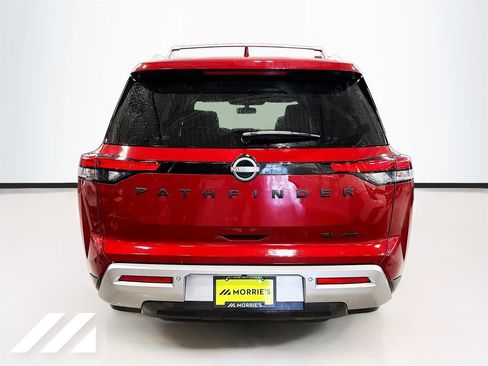 Used 2022 Nissan Pathfinder SL w/ SL Black Package AWD/4WD image 4