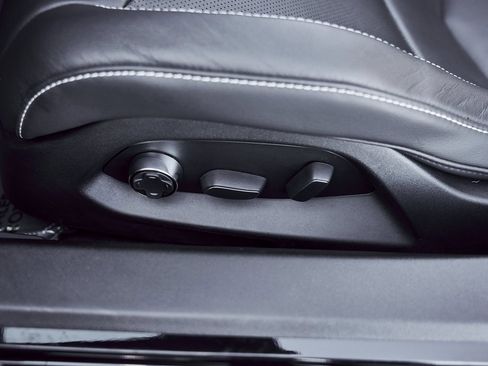 Used 2022 Chevrolet Corvette Stingray w/ Engine Appearance Package image 35