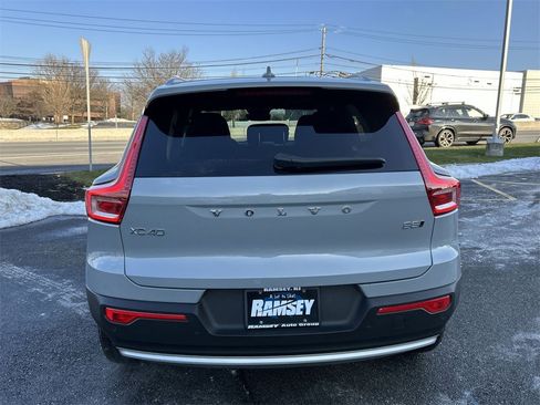 Certified 2024 Volvo XC40 B5 Plus image 26