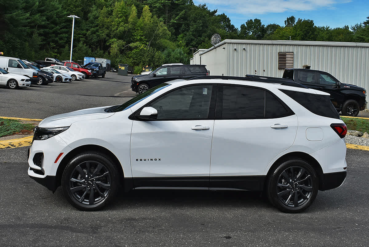 Used 2024 Chevrolet Equinox RS w/ RS Leather Package AWD/4WD image 4