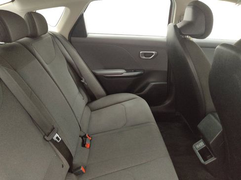Used 2025 Kia K4 FWD image 19